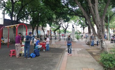 En este parque, ubicado en la calle 6 con avenida 7, de la zona céntrica de Cúcuta, ocurrió el ataque a bala. Laura Serrano/La Opinión