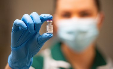 Reino Unido ha dado inicio este martes a su campaña de vacunación contra el nuevo coronavirus. AFP