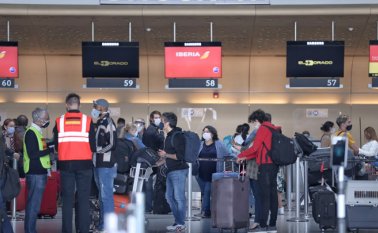 Una polémica se ha desatado por la decisión de un juez que pide exigir la prueba PCR a viajeros internacionales. Colprensa