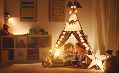 uchas veces es fácil enredarse intentando decorar o no se dimensiona la importancia de tener una instalación eléctrica segura. Cortesía