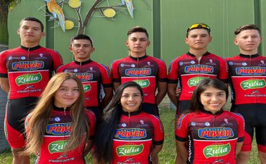 De izquierda a derecha: Miguel Riveros, Jhonny Salas, Juan González, Juan Sarmiento y Jheyson Peña. Abajo: Camila Pacheco, Yaneth Gonzáñez y Camila Carrero. Cortesía