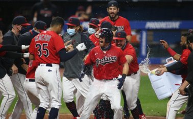 La franquicia de Cleveland porta desde 1915 el apodo de Indios, con el que ganaron dos veces la Serie Mundial en 1920 y 1948. Tomada de Twitter @IndiansBeisbol