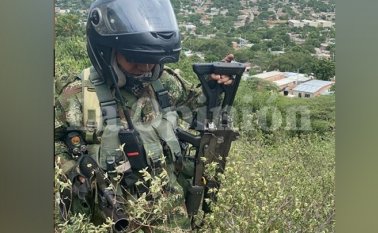 El fusil, perteneciente a la Trigésima Brigada del Ejército fue sacado de la base militar de Oripaya. Cortesía