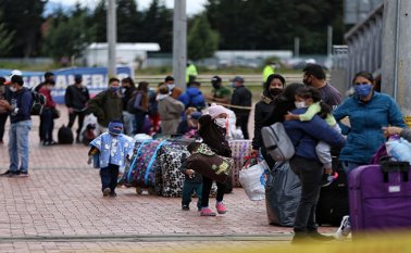 En Ecuador y Perú, también están en riesgo de sufrir "la creciente explotación sexual y tráfico de personas". Colprensa