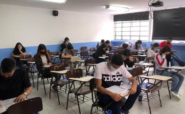 Esudiantes presentando las pruebas Saber. Colprensa
