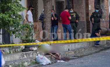 El cadáver de Daniel Augusto Rodríguez Mogollón quedó tendido frente a la vivienda de la abuela materna, donde él creció. Alfredo Estévez