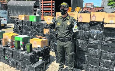 Según Polfa, en pandemia han decomisado más de 96.000 botellas de licor, valuadas en más de $1000 millones. Además, han desarticulado varias redes de contrabando Colprensa