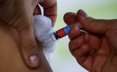 El ministro explicó que la ruta de vacunación comenzó con la priorización de la población y el establecimiento de las etapas. Colprensa