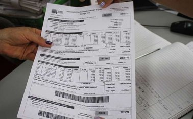 La Tesorería indicó que aspira a tener normalizada la expedición de este documento los más pronto posible. Archivo/La Opinión