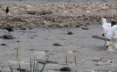 La Brinho rescató el cadáver del agua y lo trasladó al Instituto de Medicina Lega. Cristian Herrera