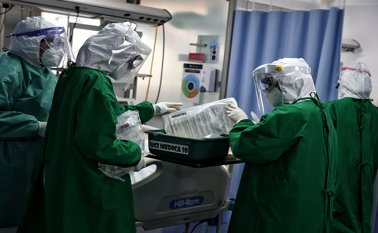 En la carta que  enviaron al presidente Iván Dque, expresan que debido al agotamiento que tiene el personal médico por las extenuantes jornadas de atención Colprensa