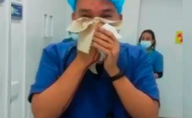 El médico fue atacado en su rostro por un borracho en un nuevo caso de irrespeto a la misión médica en la ciudad. Colprensa