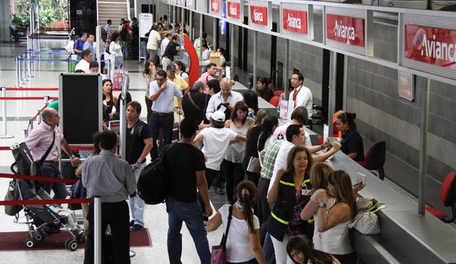 Las autoridades aeroportuarias en Cúcuta indicaron que se activó un plan de contingencia en caso de un flujo más alto de pasajeros. (Foto Mario Caicedo / La Opinión)