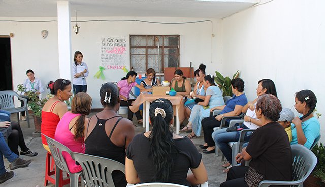 Las mujeres toman la batuta a la hora de fomentar el ahorro. (Foto cortesía Fundescat)