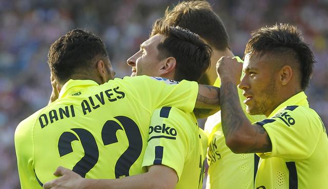Messi celebra el gol que le dio la victoria al Barcelona 1-0 sobre el Atlético de Madrid. AFP