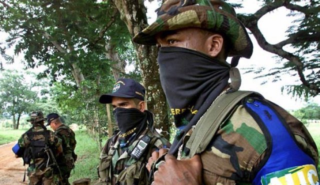 Los paramilitares fueron los culpables de varias masacres en la década de 1990 con el visto bueno de las autoridades y el apoyo de dirigentes políticos. Internet
