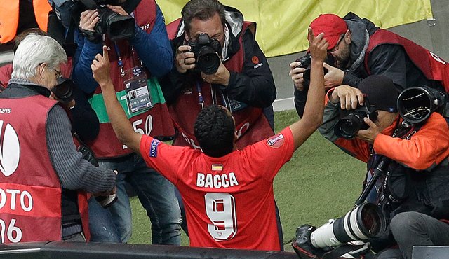 Carlos Bacca fue la figura del partido. AP