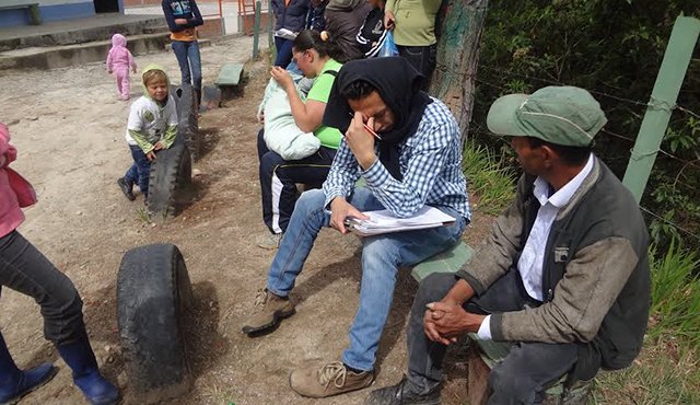 El secretario de Desarrollo, Nelson Villamizar, recorre las veredas de Pamplona para hacer la socialización.