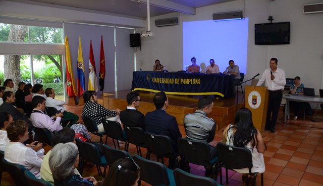 En el auditorio de la Universidad de Pamplona se cumplió la ceremonia de graduación. Rodrigo Sandoval