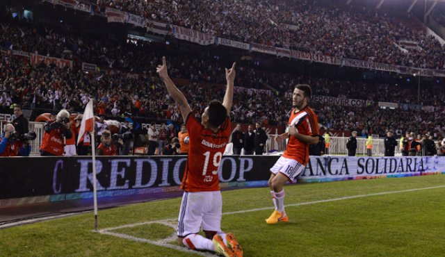 Teófilo marcó el primer gol de su equipo a los 13 minutos del primer tiempo. AFP