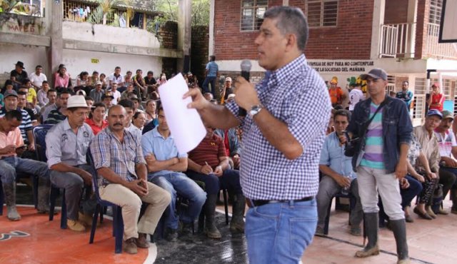 El Gobernador de Norte de Santander se reúne con los habitantes de San Bernardo de Bata. La Opinión