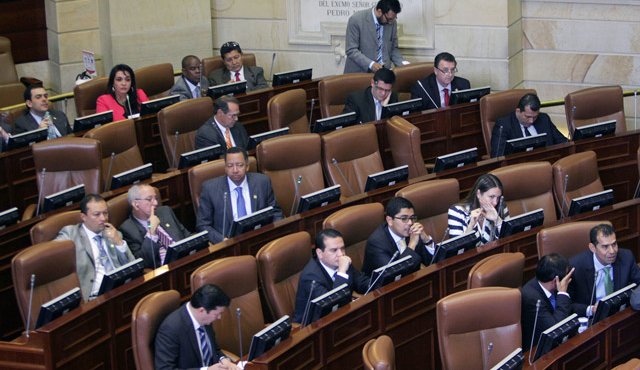 Mañana, la plenaria de la cámara finalizará la discusión del articulado de la Reforma al Equilibrio de Poderes, y de esta manera el proyecto bandera del Gobierno quedará listo para su conciliación. Colprensa