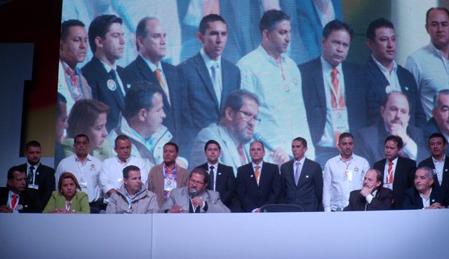 Durante la asamblea nacional del partido de la u fueron presentados los candidatos con los que la colectividad le apostará a mantener su liderazgo político en los principales departamentos y ciudades del país. En el grupo figura William Villamizar. La Opinión