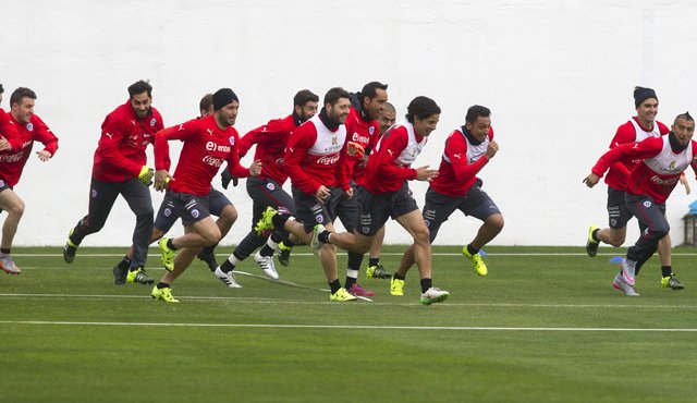 Selección de Chile en entrenamiento. AFP