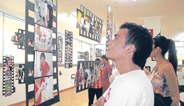 Muestra fotográfica en Ocaña organizada por comunicadores sociales en formación. La Opinión
