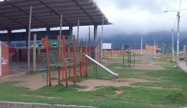 En este sector del coliseo cubierto se construirá la subestación de Policía del barrio Simón Bolívar. Roberto Ospino
