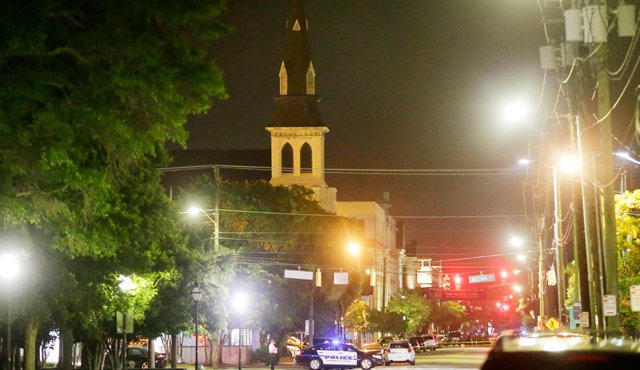 El hombre empezó a disparar durante una sesión de estudio de la biblia.