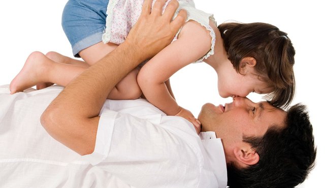 El cariño es el principal vínculo entre padres e hijos. Internet