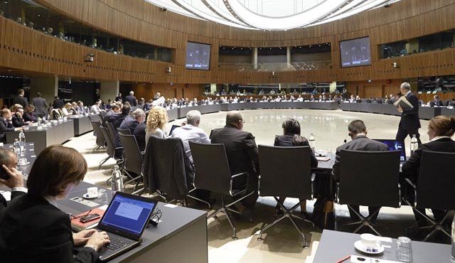Los 19 países del euro tratarán de alcanzar un acuerdo sobre la financiación de Grecia, para evitar que este país incurra en un ‘default’ el próximo 30 de junio, fecha en la que debe pagar 1.500 millones de euros. Archivo