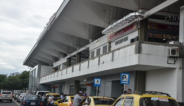 Fachada del aeropuerto Camilo Daza de Cúcuta. Rodrigo Sandoval