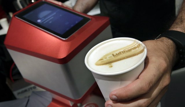 Esta es una muestra de la espuma de Café pintada por la máquina. AP