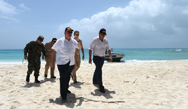 Luis Carlos Villegas, en San Andrés, en desarrollo de su primera visita oficial al archipiélago. Colprensa