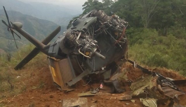 Así quedó la aeronave del ejército atacada en Teorama. Archivo