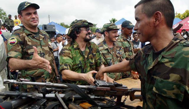 Los paramilitares del Bloque Catatumbo, al mando de Salvatore Mancuso, se desmovilizaron en diciembre de 2004 en Campo Dos (Tibú). Archivo