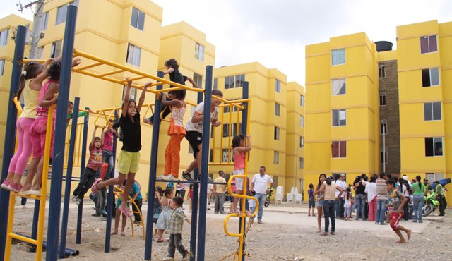 La actividad reunirá alrededor de 900 familias de la comuna 7, beneficiadas con el programa de vivienda gratuita del Gobierno. Archivo
