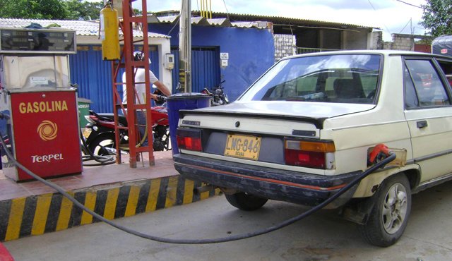 Las estaciones de servicio de Cúcuta han mermado sus ventas debido al diferencial cambiario, el aumento del contrabando y la apertura de bombas de gasolina en Venezuela a precios internacionales. Archivo