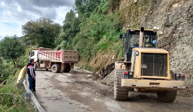 En los puntos críticos de la región continúan trabajando las máquinas. Igualmente, están dispuestas las estructuras metálicas para habilitar los puentes destruidos. Cortesía
