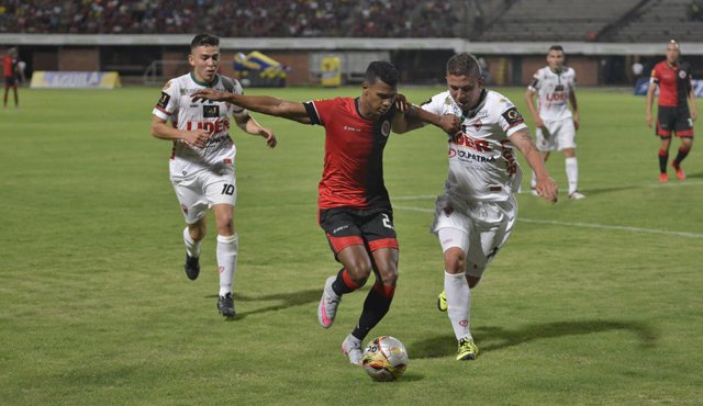 El Cúcuta Deportivo venció 1-0 a Patriotas. Juan Pablo Bayona