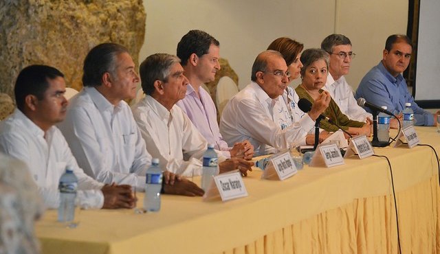 Comisión negociadora del Gobierno en La Habana. Colprensa
