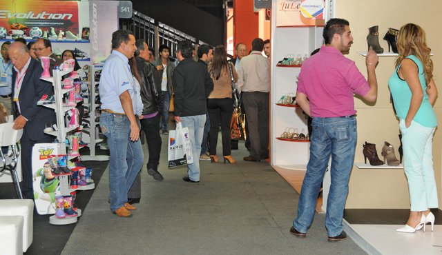 La Feria del Calzado Internacional se cumple en Bogotá. Colprensa