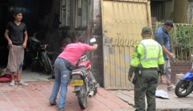 La Policía está haciendo operaciones de despeje del espacio público. Archivo