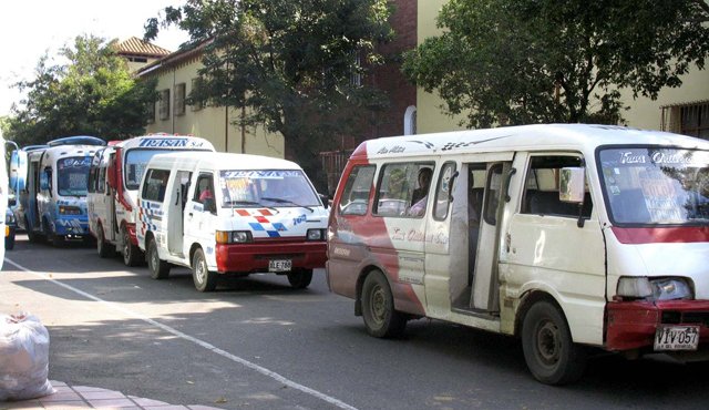 Hay unas 1.537 flotas, distribuidas en 76 rutas. Archivo