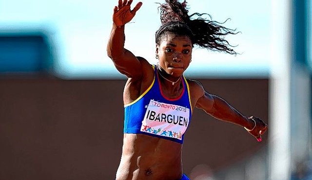 La atleta colombiana Catertine Ibargüen también logró el oro en el salto triple de los Juegos Panamericanos. AFP