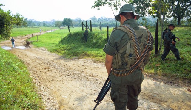 Habitantes del corregimiento cucuteño Guaramito denunciaron agresiones fisicas y verbales por parte de militares venezolanos que habrian cruzado la frontera y violado la soberania colombiana. La Opinión