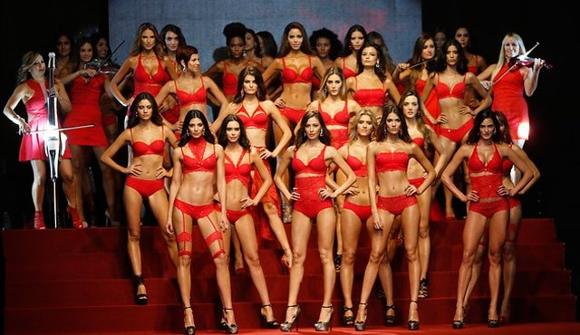 Desfile de Leonisa mostró sus últimas tendencias en ropa interior. Colprensa
