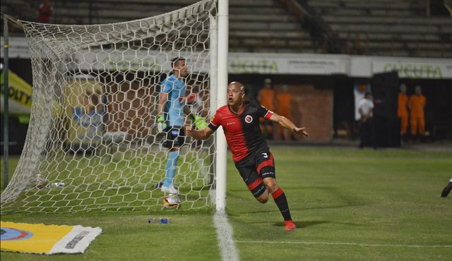 Gustavo Bolívar ha marcado los dos goles que suma el Cúcuta Deportivo este semestre. Juan Pablo Bayona